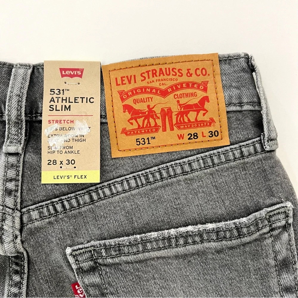 Levis size 28